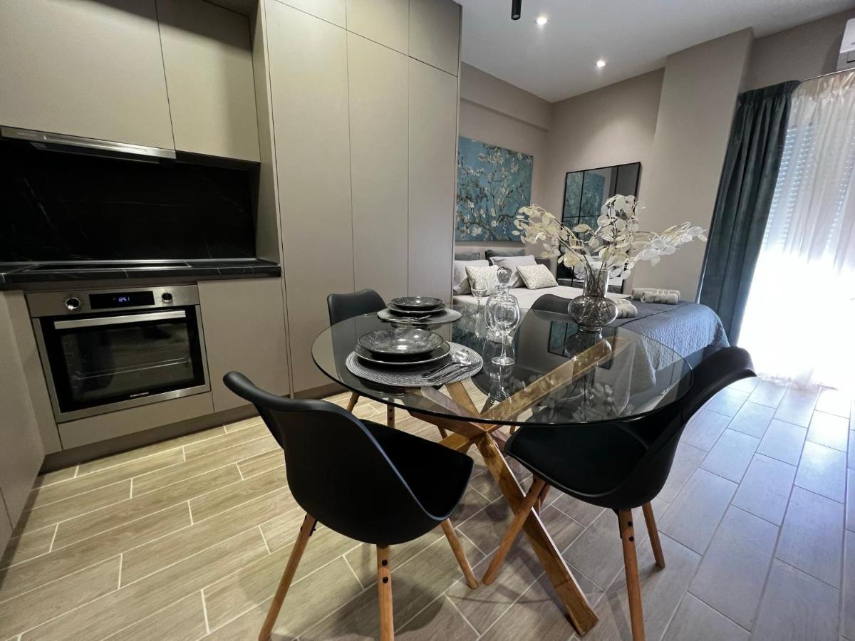 Urban Gem Apartment อเล็กซานโดรโพลิส ภายนอก รูปภาพ