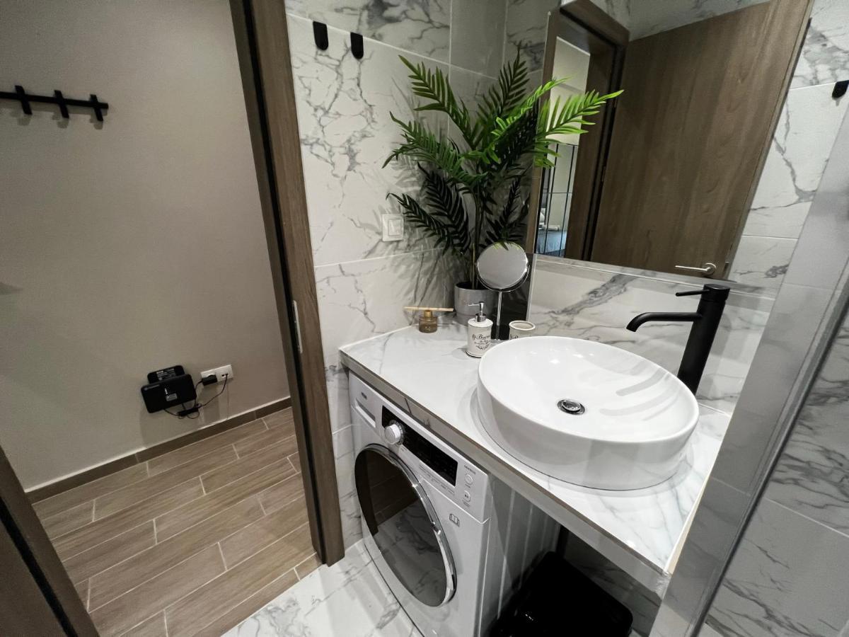 Urban Gem Apartment อเล็กซานโดรโพลิส ภายนอก รูปภาพ